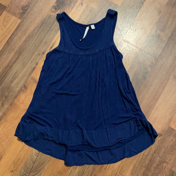 LC Top - Picture 1 of 3